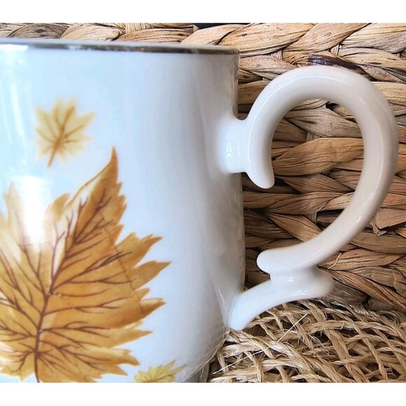 Royalton China Co. Leaf Mug, Fine China, Made in Japan Translucent Porcelain EUC - Picture 5 of 9